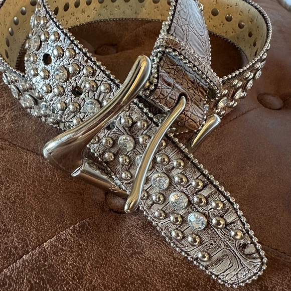 Guess Croc Embossed Belt Embellished with Silver Metal Studs & Crystals - Picture 2 of 12